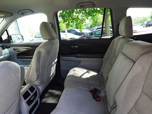 Used 2020 Honda Pilot EX image 26