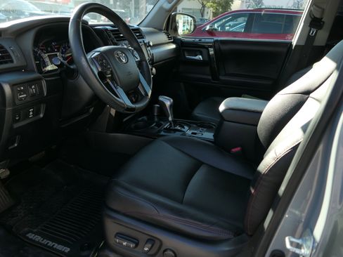 Used 2017 Toyota 4Runner SR5 image 11