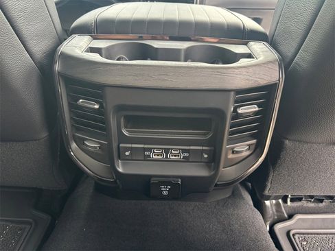 New 2025 RAM 2500 Limited image 18