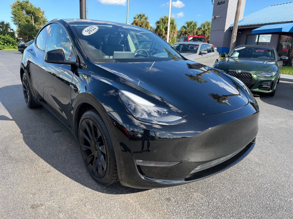 Used 2022 Tesla Model Y Long Range AWD/4WD image 3