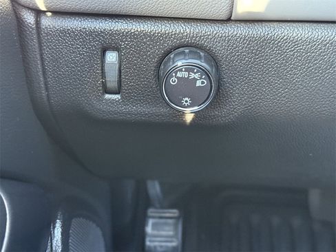 Used 2018 Chevrolet Colorado W/T image 21