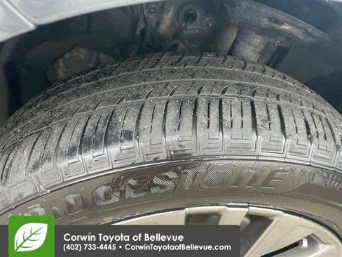 Used 2023 Toyota Venza Limited image 26