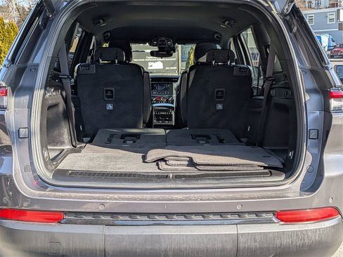 Used 2023 Jeep Grand Cherokee L Laredo image 7