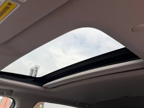 Used 2024 Honda CR-V EX image 3
