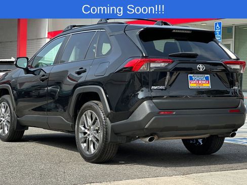 Used 2023 Toyota RAV4 XLE Premium image 6