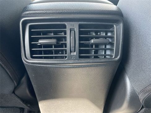 Used 2020 Nissan Rogue SV image 20