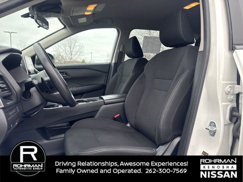 Used 2024 Nissan Rogue S image 11