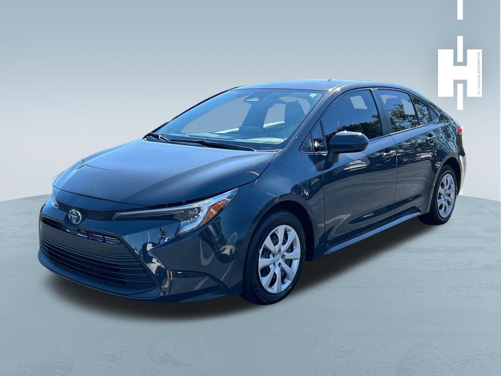 Used 2023 Toyota Corolla LE FWD image 3