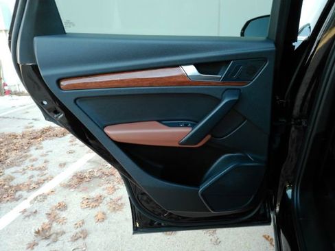 Used 2023 Audi Q5 2.0T Premium image 19