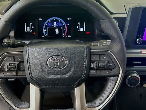 New 2026 Toyota 4Runner SR5 AWD/4WD image 11