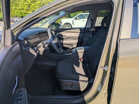 Used 2025 Hyundai Tucson SEL FWD image 12