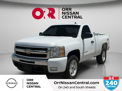 Used 2009 Chevrolet Silverado 1500 LT AWD/4WD image 1