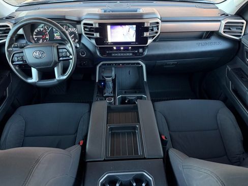 Used 2022 Toyota Tundra SR5 w/ SR5 Convenience Package image 5