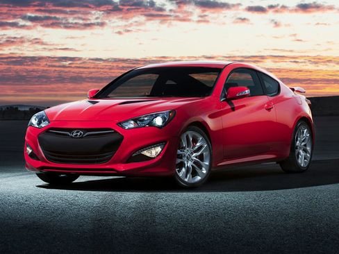Used 2014 Hyundai Genesis 2.0T RWD image 1