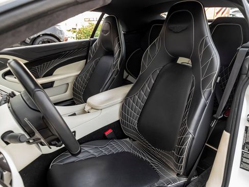 Used 2018 Aston Martin Vanquish S RWD image 12