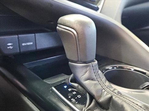 Used 2018 Toyota Camry SE image 10