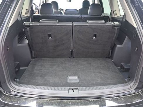 Used 2025 Volkswagen Atlas SE FWD image 19
