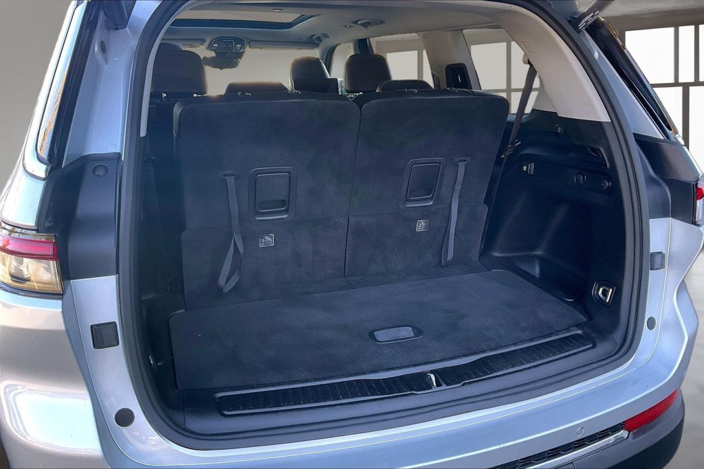 Used 2023 Jeep Grand Cherokee L Limited w/ Rear Seat Video Group I AWD/4WD image 5