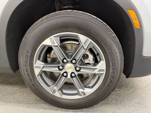 Used 2025 Chevrolet Blazer LT image 21