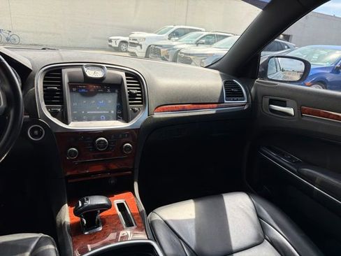 Used 2014 Chrysler 300 AWD w/ Driver Convenience Group image 22