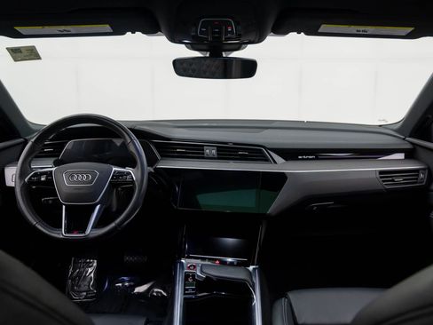 Used 2022 Audi e-tron S Prestige w/ Prestige Package image 14