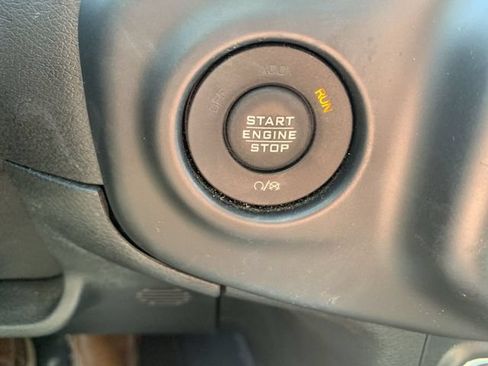 Used 2020 Jeep Gladiator Sport w/ Quick Order Package 24S AWD/4WD image 16