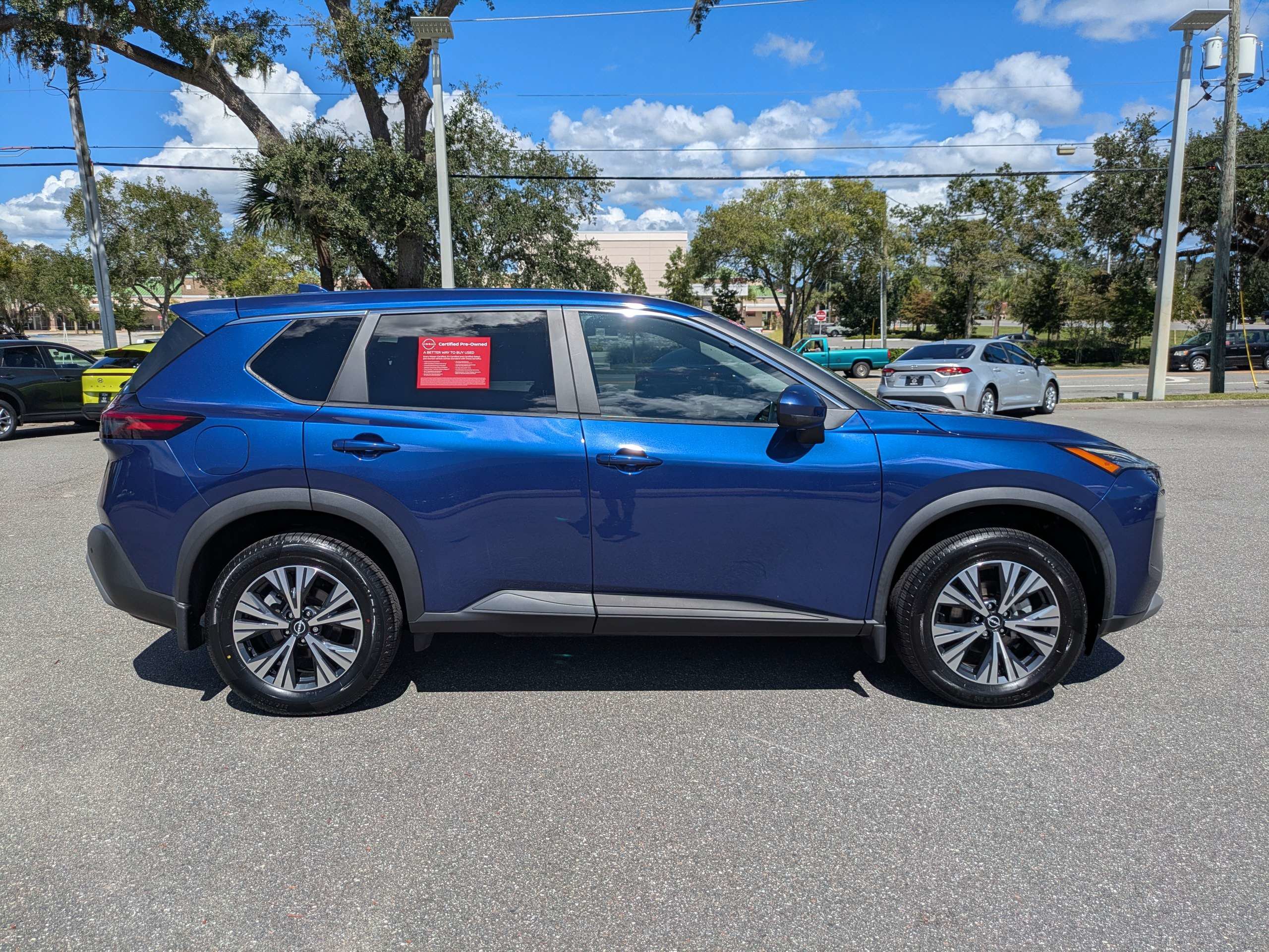 Certified 2023 Nissan Rogue SV FWD image 3