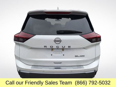 Used 2024 Nissan Rogue SL image 4