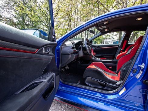 Used 2018 Honda Civic Type R image 8