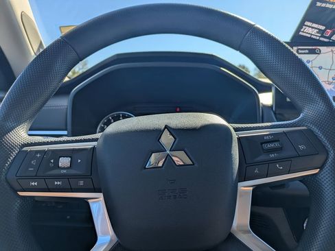 New 2026 Mitsubishi Outlander ES image 28