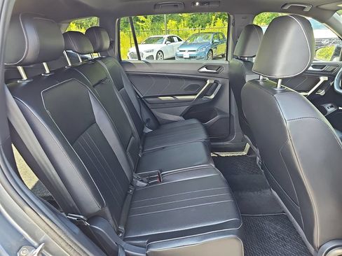 Used 2024 Volkswagen Tiguan SE R-Line AWD/4WD image 28