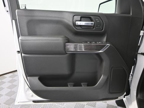 Used 2022 Chevrolet Silverado 1500 LTZ image 18