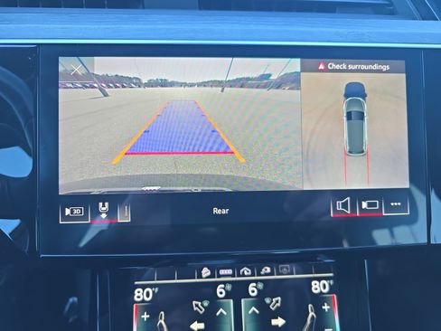 Used 2022 Audi e-tron Premium w/ Convenience Plus Package image 22