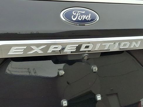 Used 2019 Ford Expedition Max XLT w/ Equipment Group 202A image 4