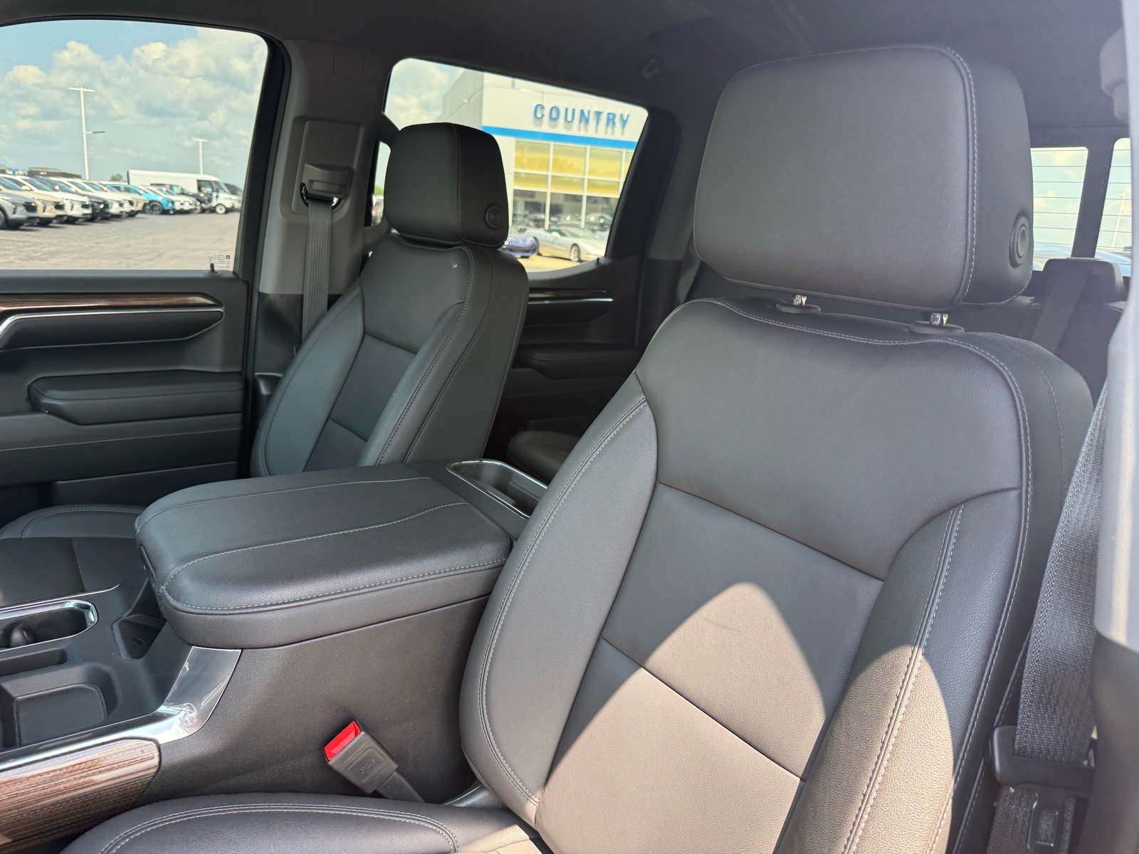 Used 2024 Chevrolet Silverado 1500 RST w/ Convenience Package II AWD/4WD image 17