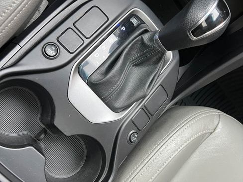 Used 2017 Hyundai Santa Fe Sport image 22