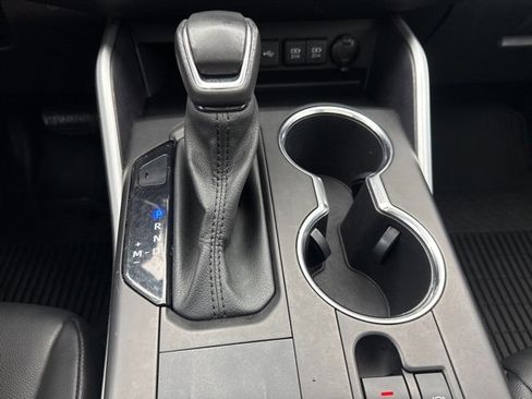 Used 2020 Toyota Highlander XLE image 26