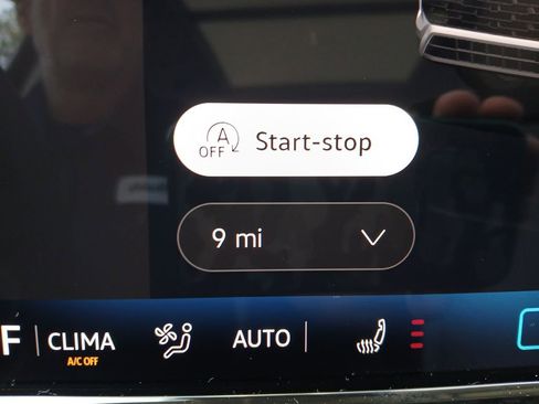 New 2025 Volkswagen Tiguan SE image 16