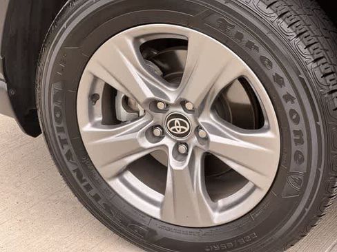 Used 2024 Toyota RAV4 XLE w/ Convenience Package image 9