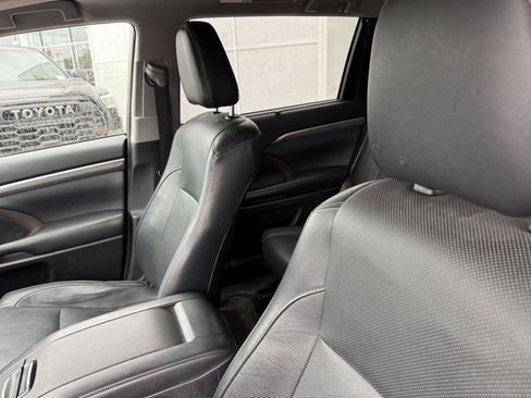 Certified 2018 Toyota Highlander Limited Platinum AWD/4WD image 15