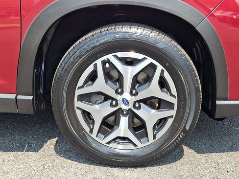 Certified 2023 Subaru Forester Premium AWD/4WD image 9