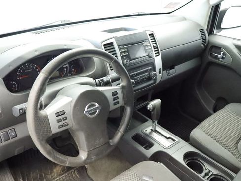 Used 2013 Nissan Frontier SV RWD image 19