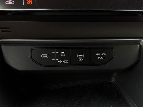 Used 2026 Kia Carnival FWD image 28