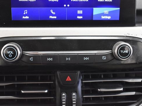 Used 2020 Ford Escape SE image 21