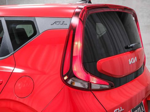 Used 2022 Kia Soul LX FWD image 7