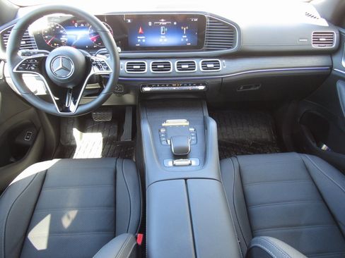 New 2025 Mercedes-Benz GLS 450 4MATIC image 36