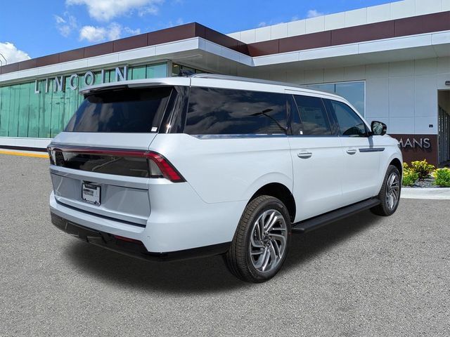 New 2026 Lincoln Navigator L Premier AWD/4WD image 4