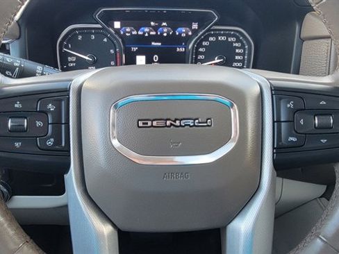 Used 2021 GMC Yukon XL Denali w/ Denali Premium Package image 25