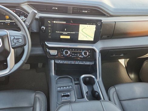 Used 2025 GMC Sierra 2500 Denali w/ Denali Reserve Package image 11