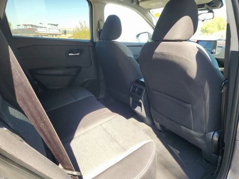 Used 2023 Nissan Rogue SV image 18